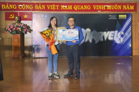 Taxi tai Thanh Hung_trao hb