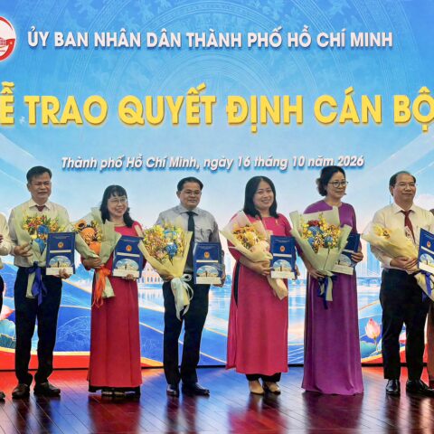 HINH BAN GIAM HIEU_1 2